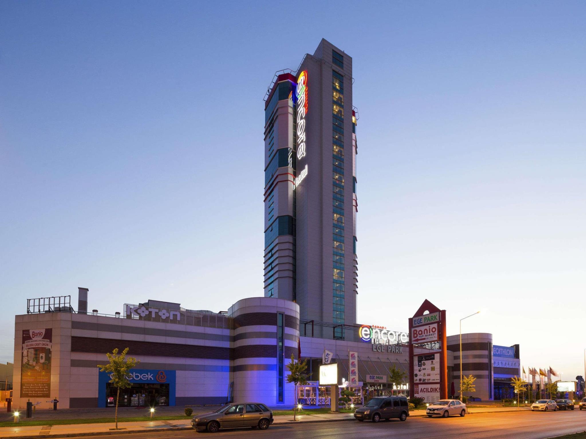 Ramada Encore By Wyndham Ізмір Екстер'єр фото
