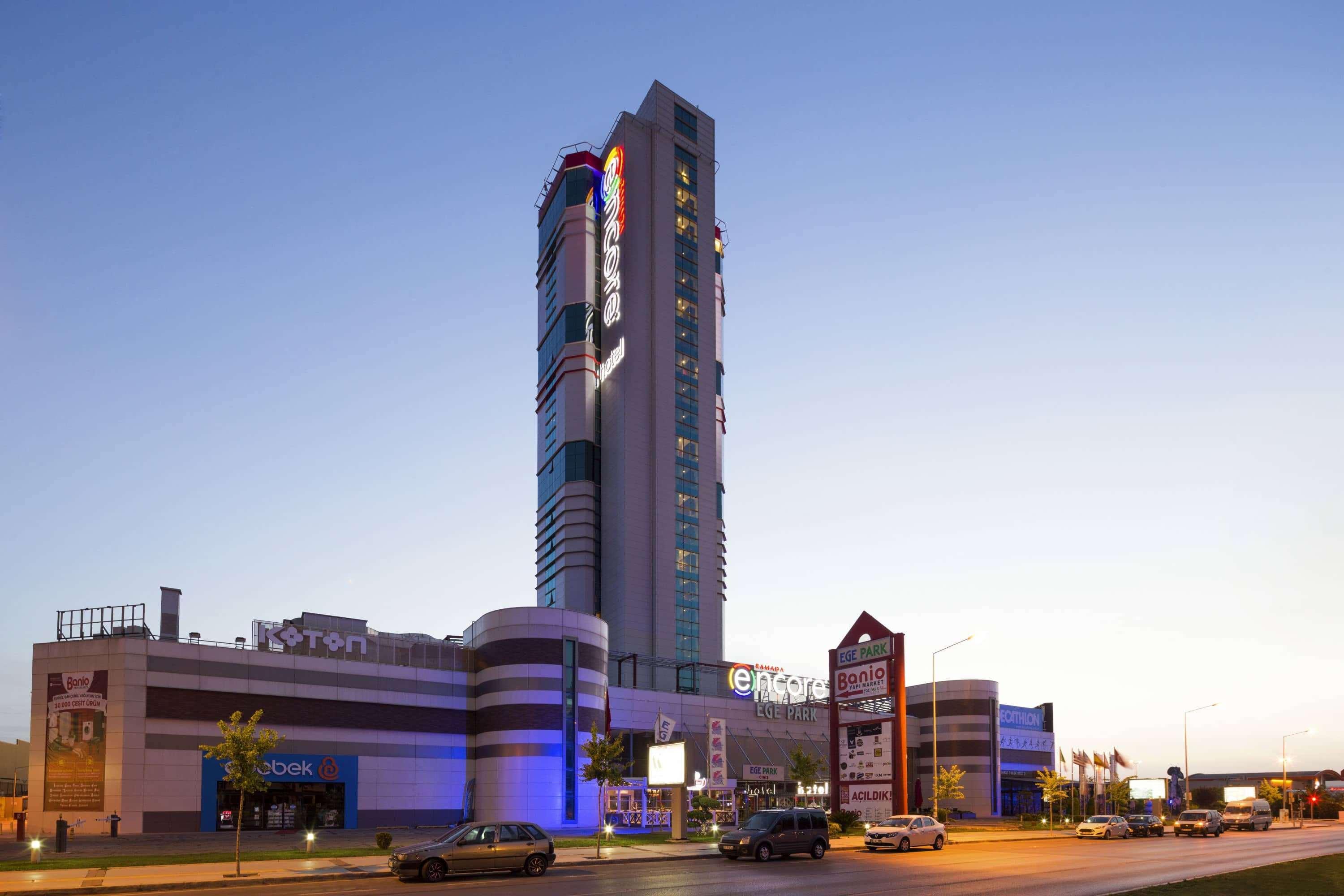 Ramada Encore By Wyndham Ізмір Екстер'єр фото