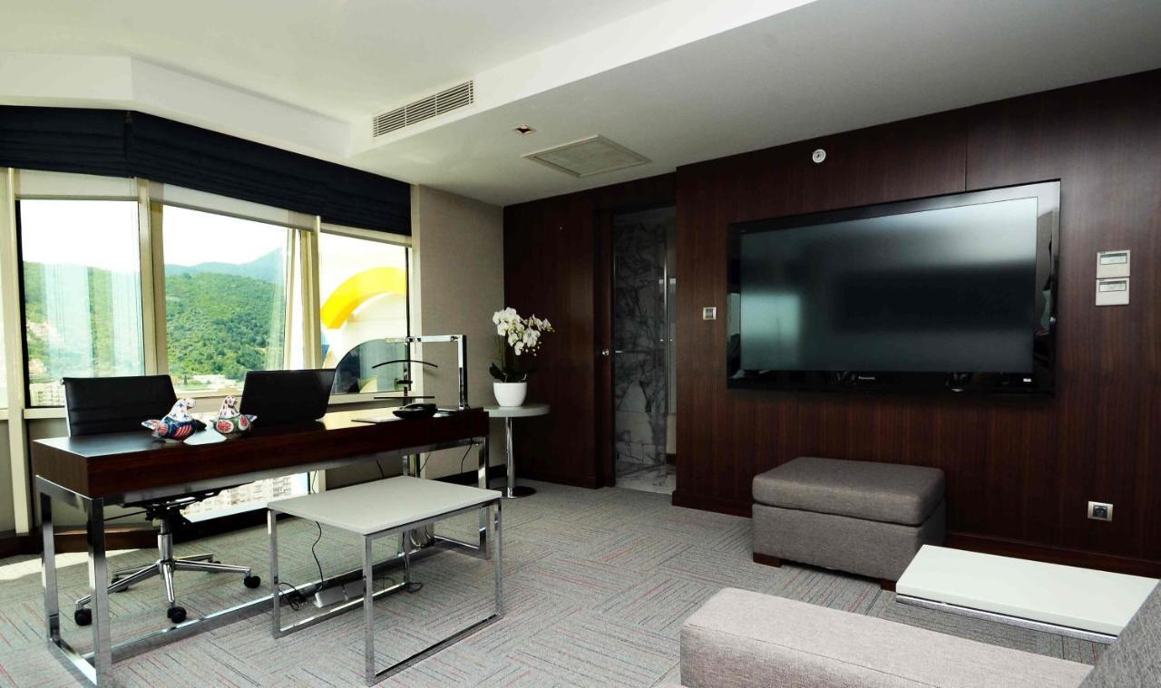 Ramada Encore By Wyndham Ізмір Номер фото